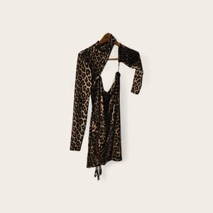 Leopard Print Cut-Out Bodycon Mini Dress – Long Sleeve Statement Piece 🐆